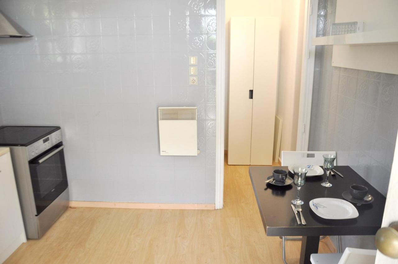 Studio With Furnished Garden And Wifi At Glifada 1 Km Away From The Beach Lägenhet Aten Exteriör bild